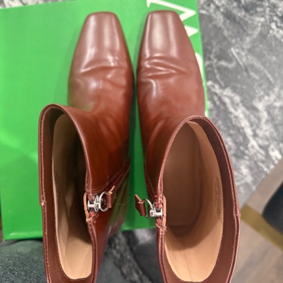 J Crew Square Toe Ankle Boots in Spazzolato Leather in Burnished Sienna. size 8. - Picture 6 of 9